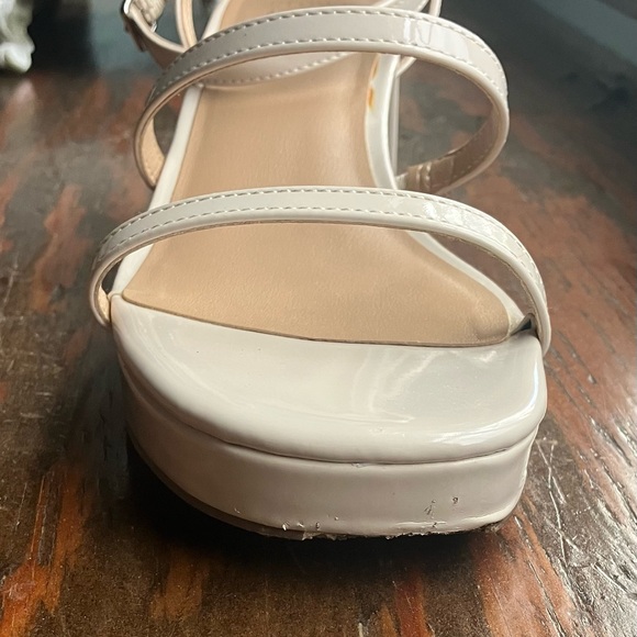 Nude patent leather ankle strap block heels - Picture 8 of 8